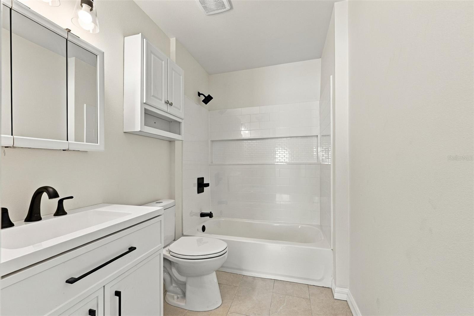 9951 Ashburn Lake Dr Property Photo 33