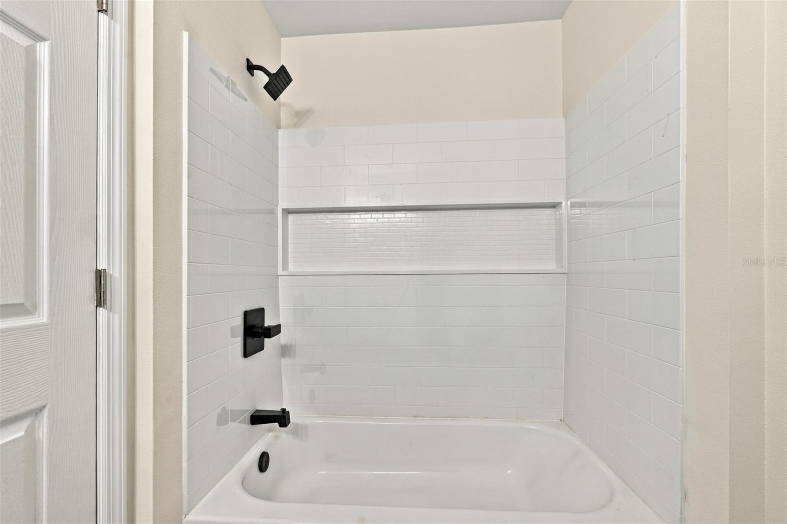 9951 Ashburn Lake Dr Property Photo 35