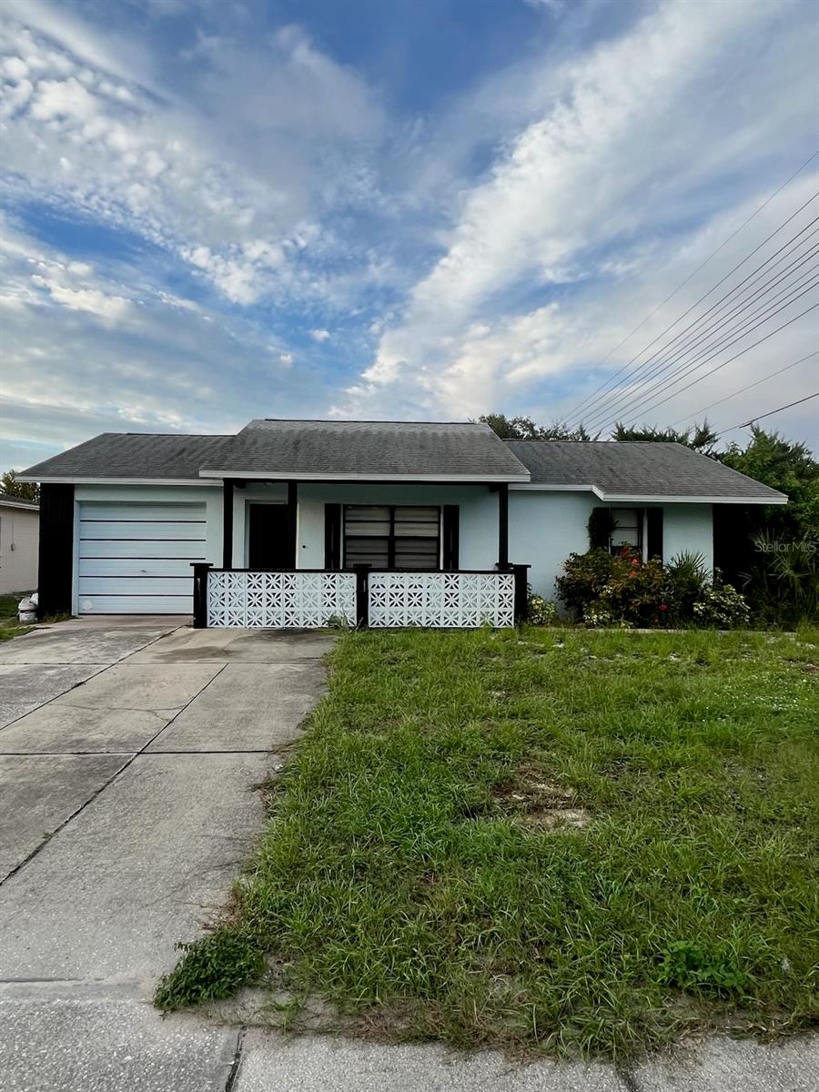 8053 SAYBROOK DR Property Photo 1