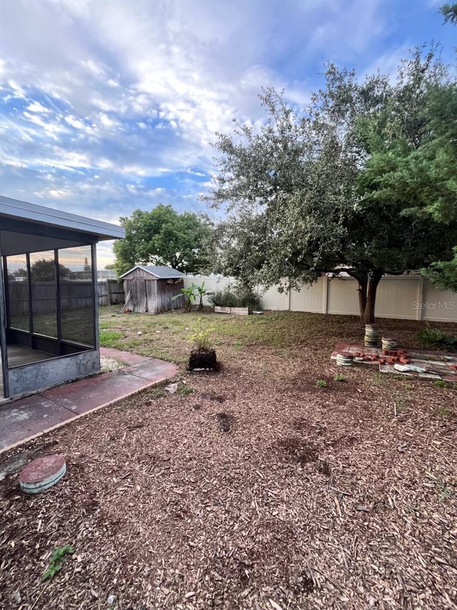 8053 Saybrook Dr Property Photo 12