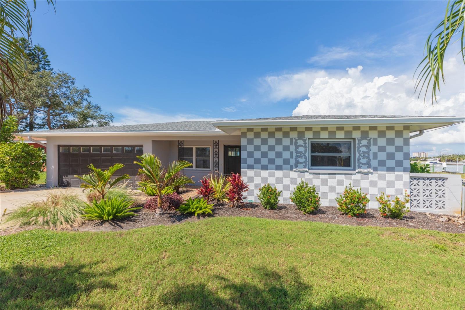 7160 S S, Shore Dr Dr Property Photo 4