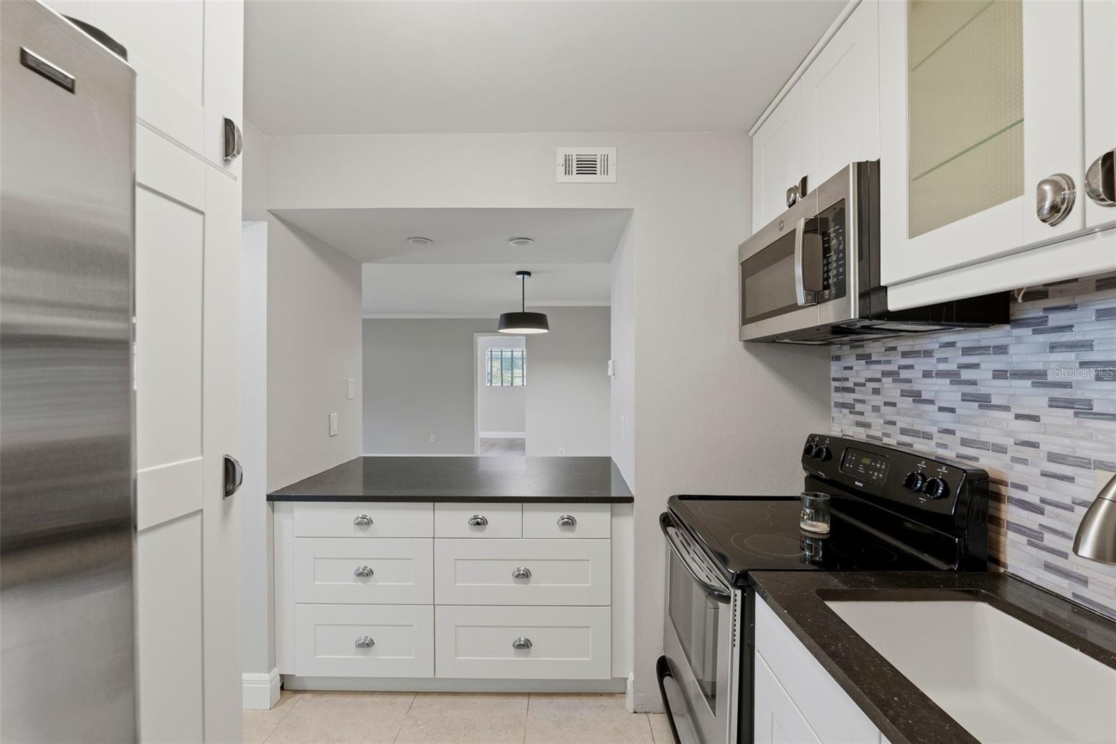 6014 Laketree Ln #g Property Photo 15