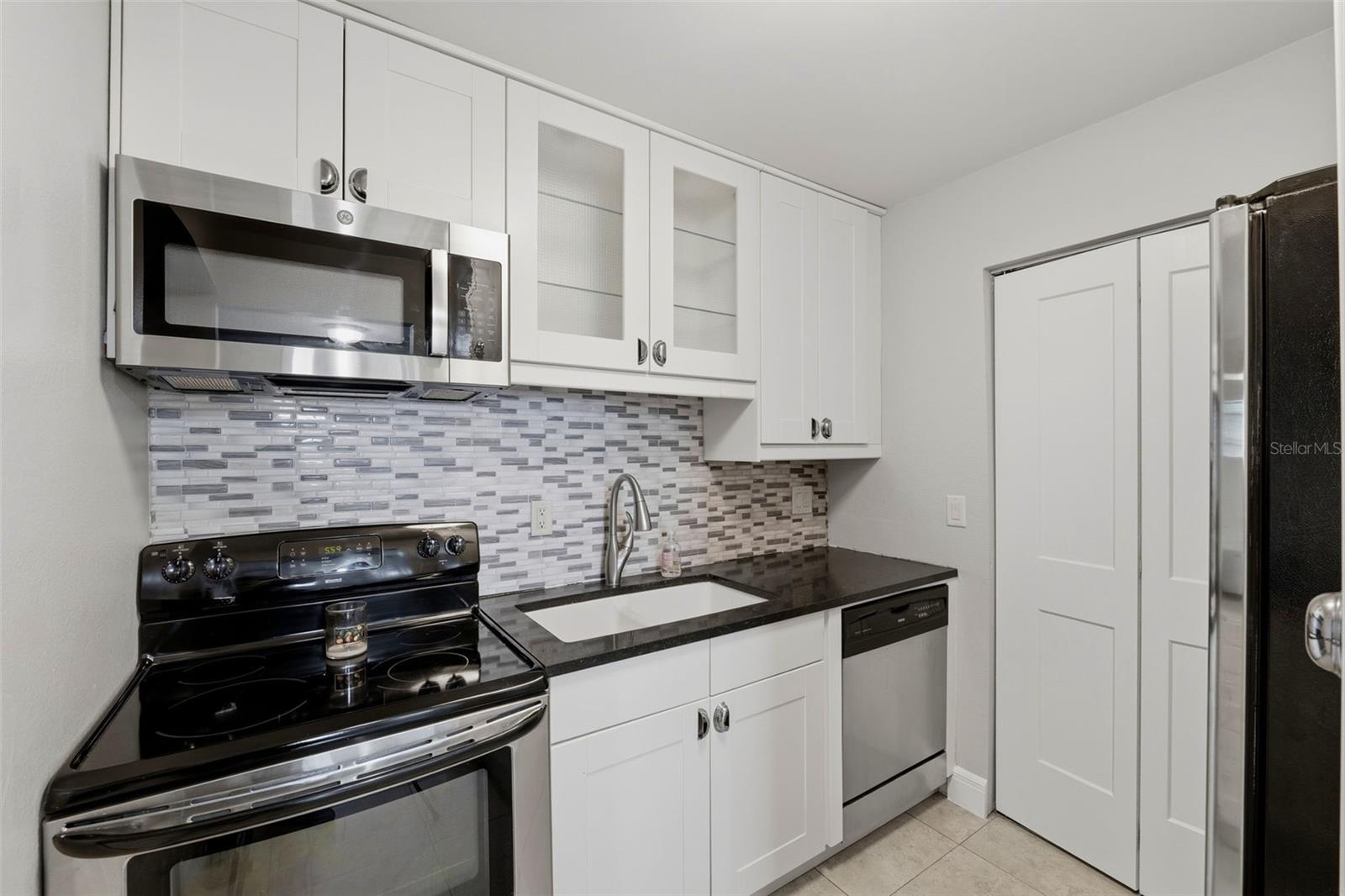 6014 Laketree Ln #g Property Photo 17