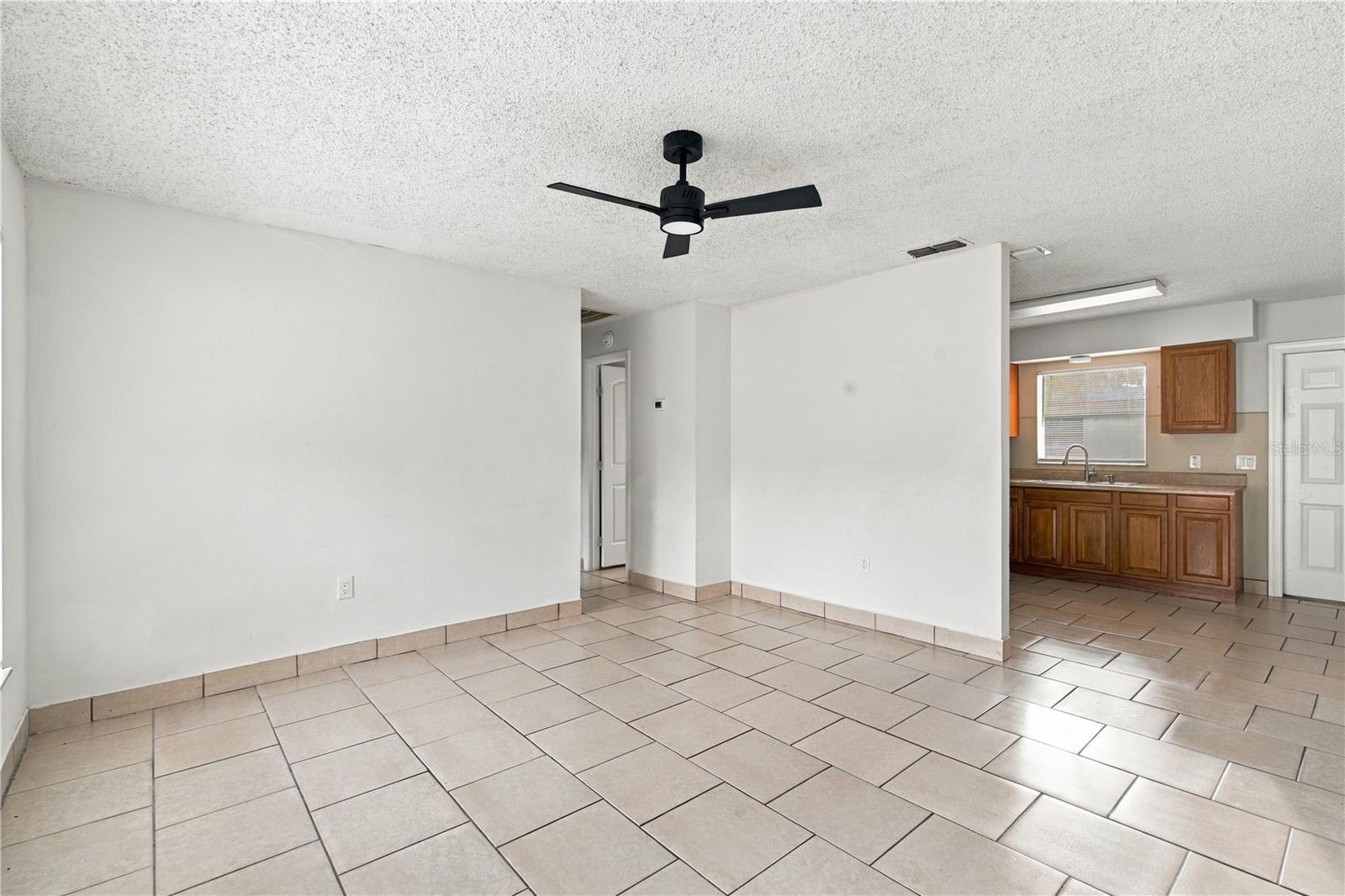 2461 Chestnut Woods Dr Property Photo 20
