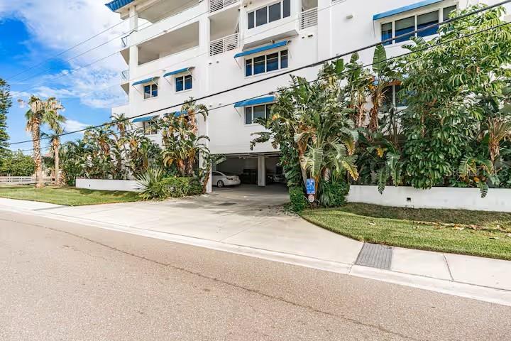 100 Bayside Dr #101 Property Photo 33