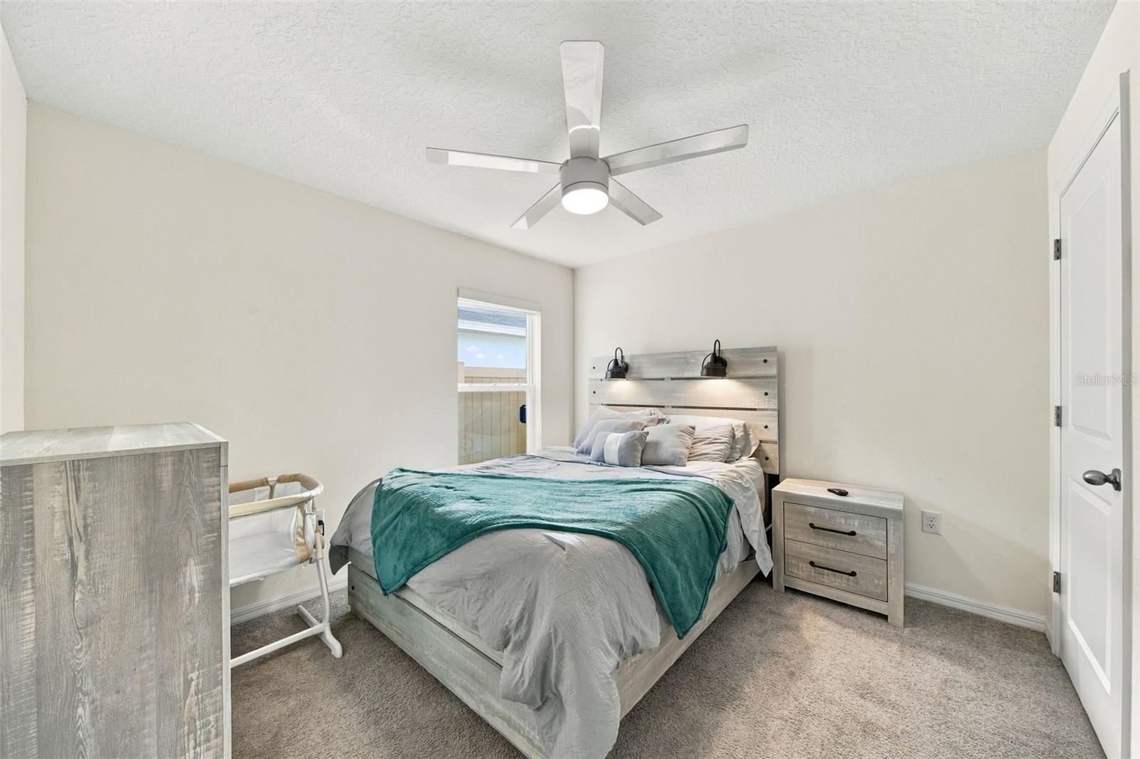 16739 Sunburst Lake St Property Photo 9