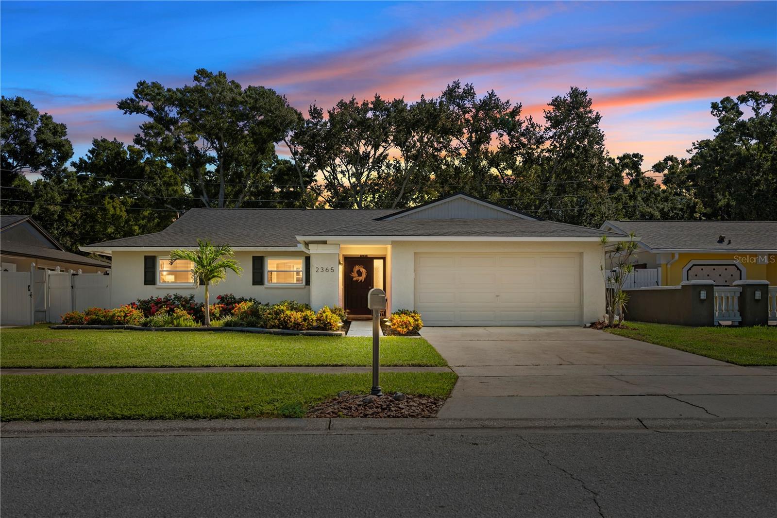 2365 Moore Haven Dr E Property Photo