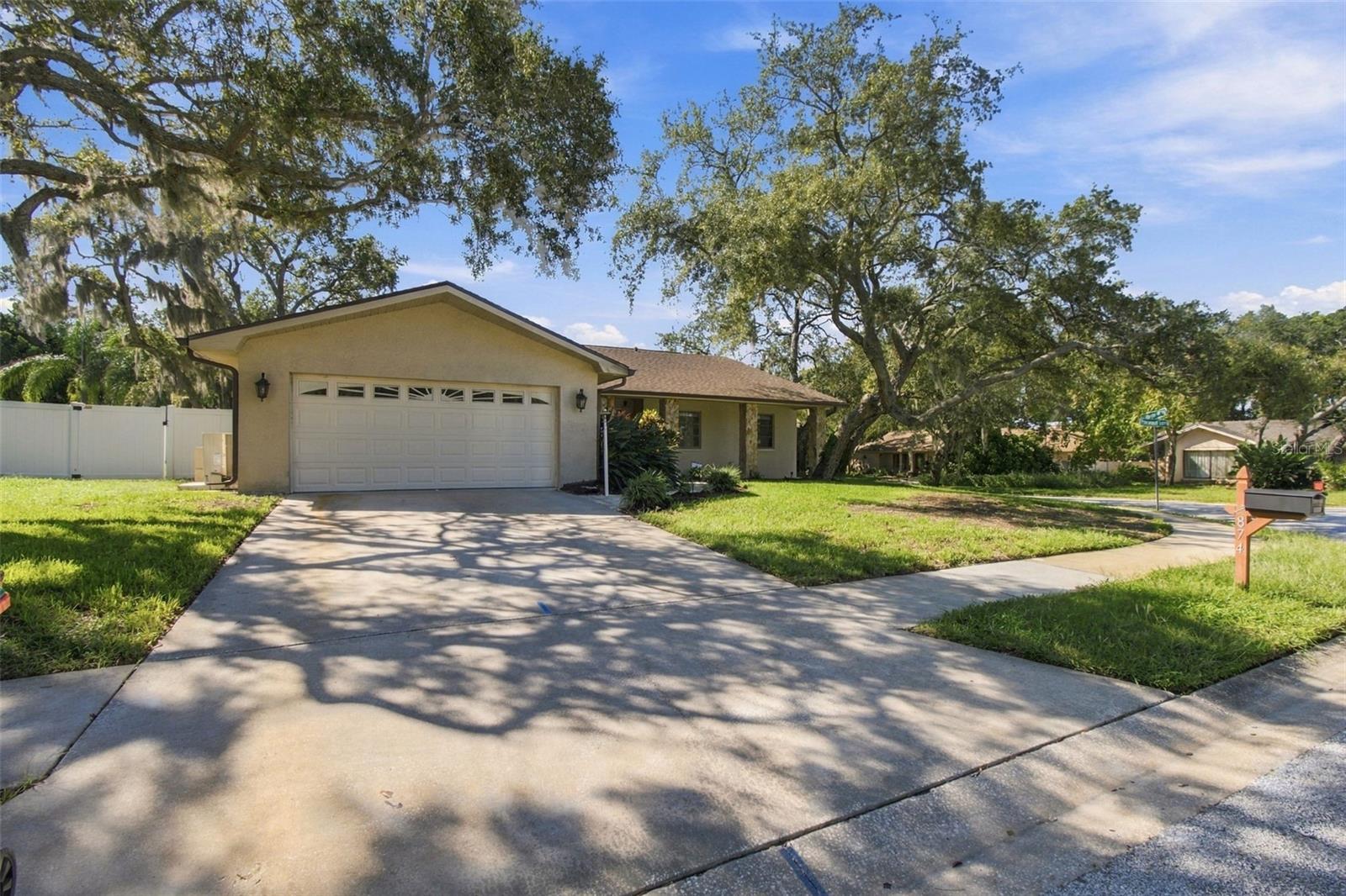 874 Pinewood Ter W Property Photo 2