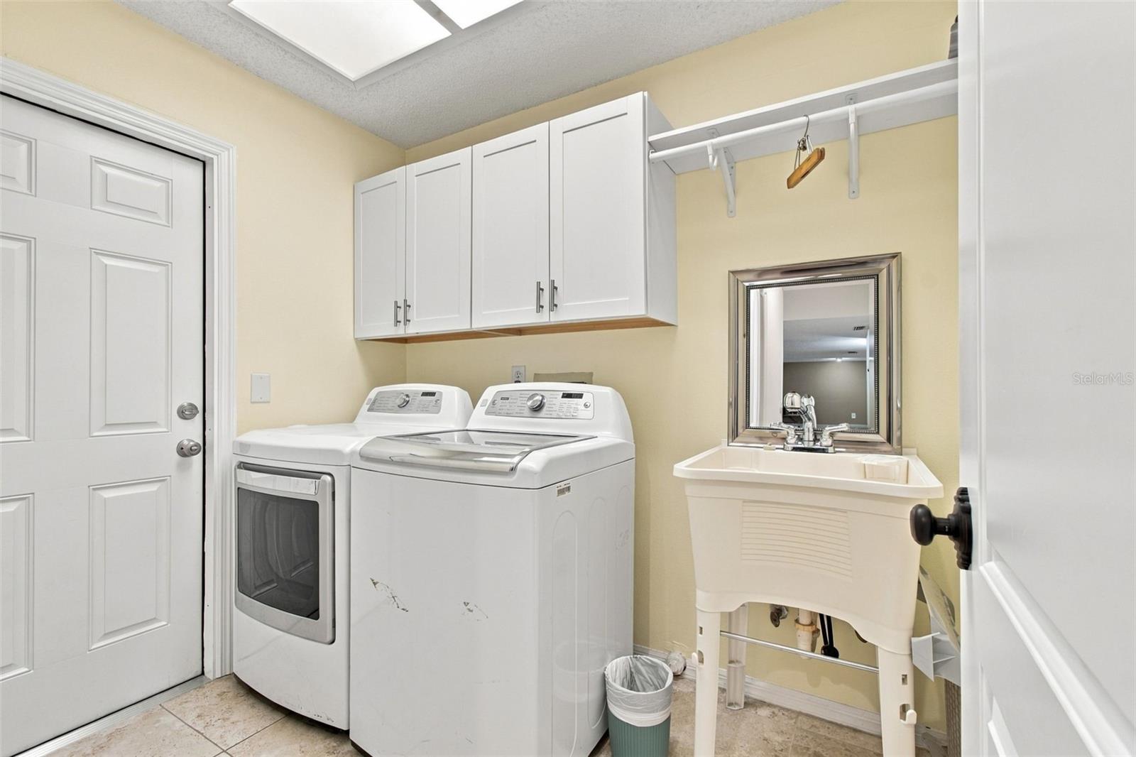 874 Pinewood Ter W Property Photo 35