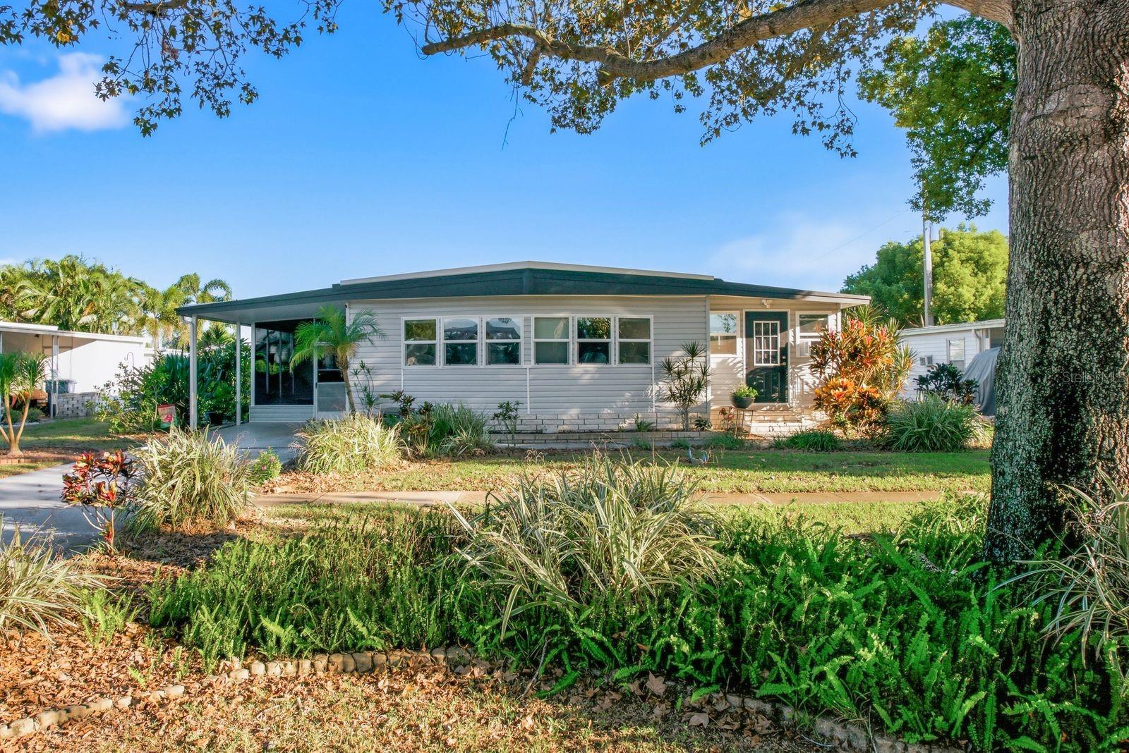 185 LAKE TARPON DR #31 Property Photo 1