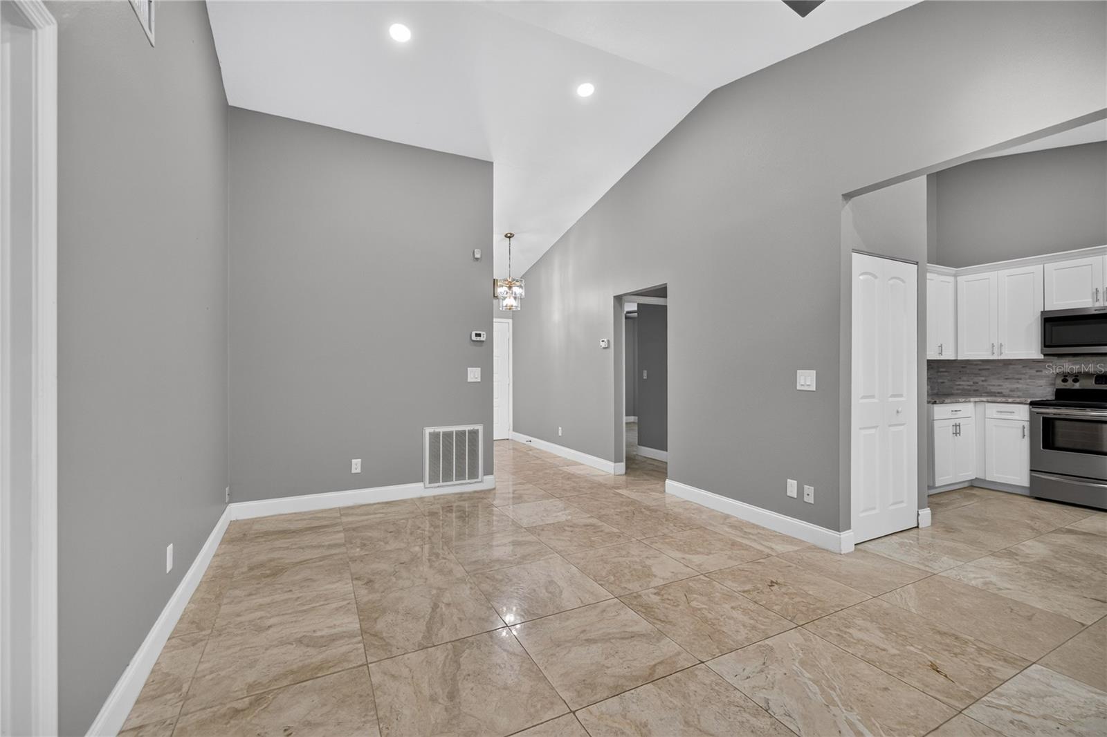 4004 Shoreside Cir Property Photo 4