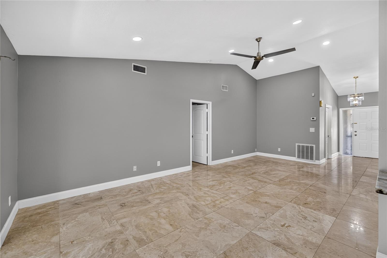 4004 Shoreside Cir Property Photo 6