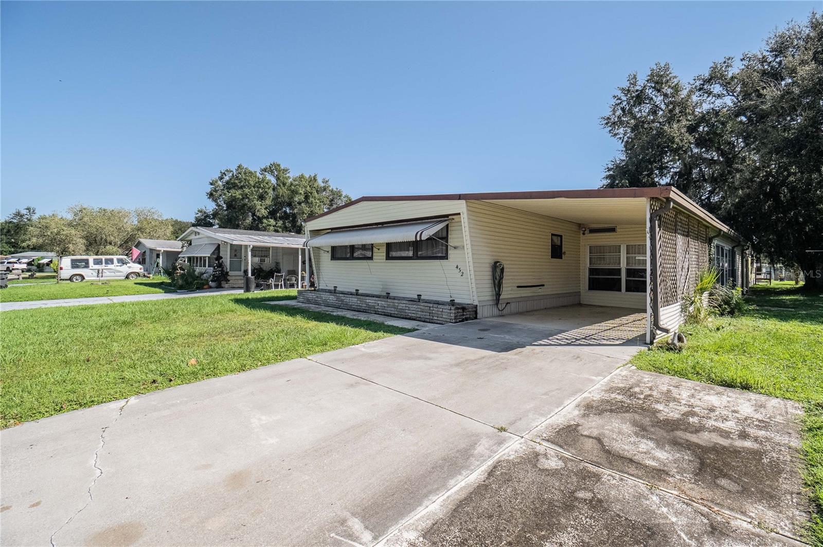 432 LAZY LAKE DR W Property Photo 1