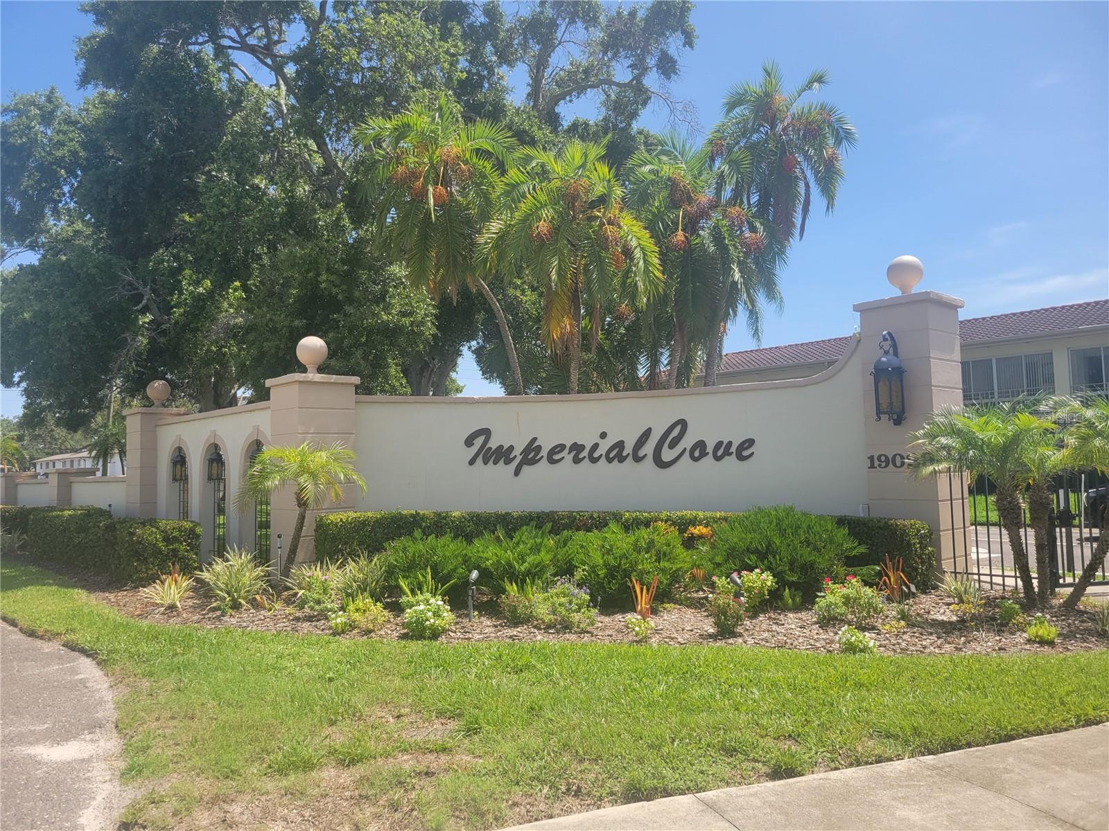 19029 US HIGHWAY 19 N #1-17 Property Photo 1