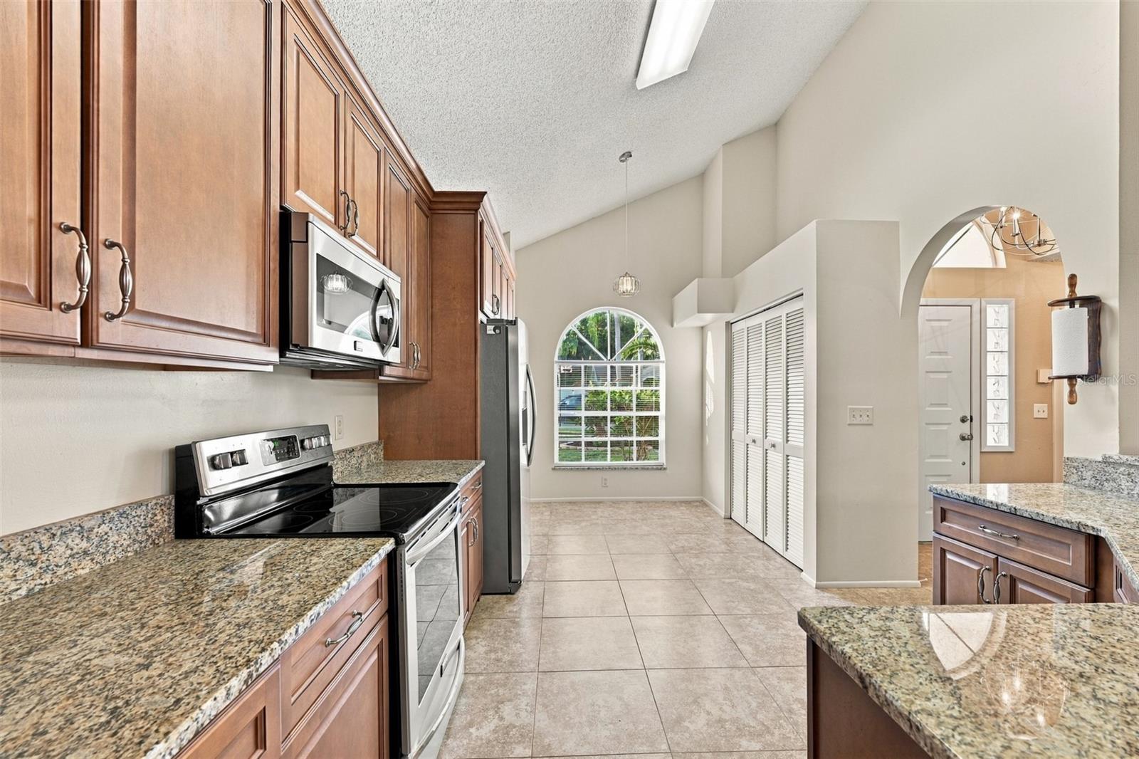 11109 Clayridge Dr Property Photo 10