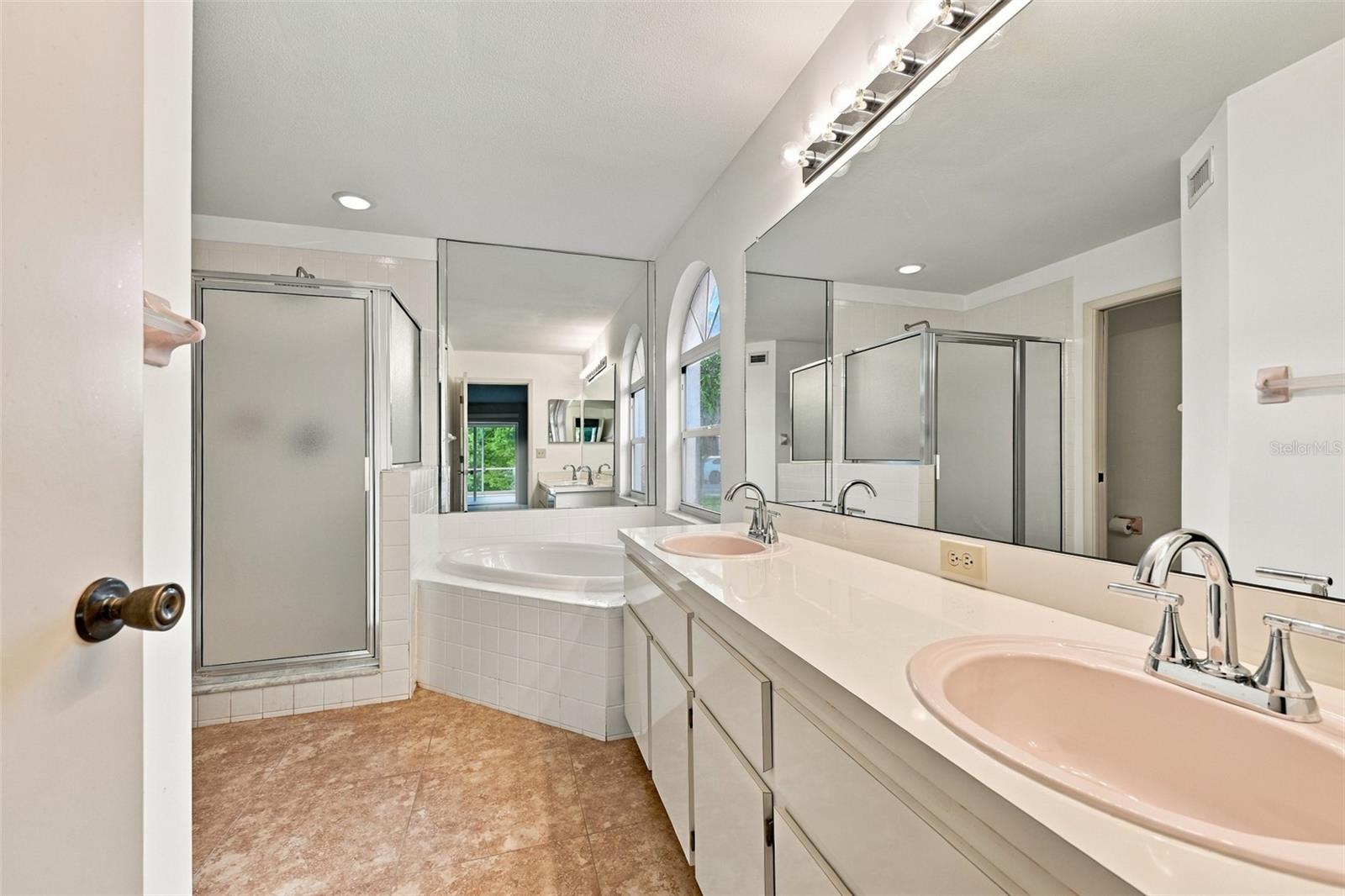 11109 Clayridge Dr Property Photo 13