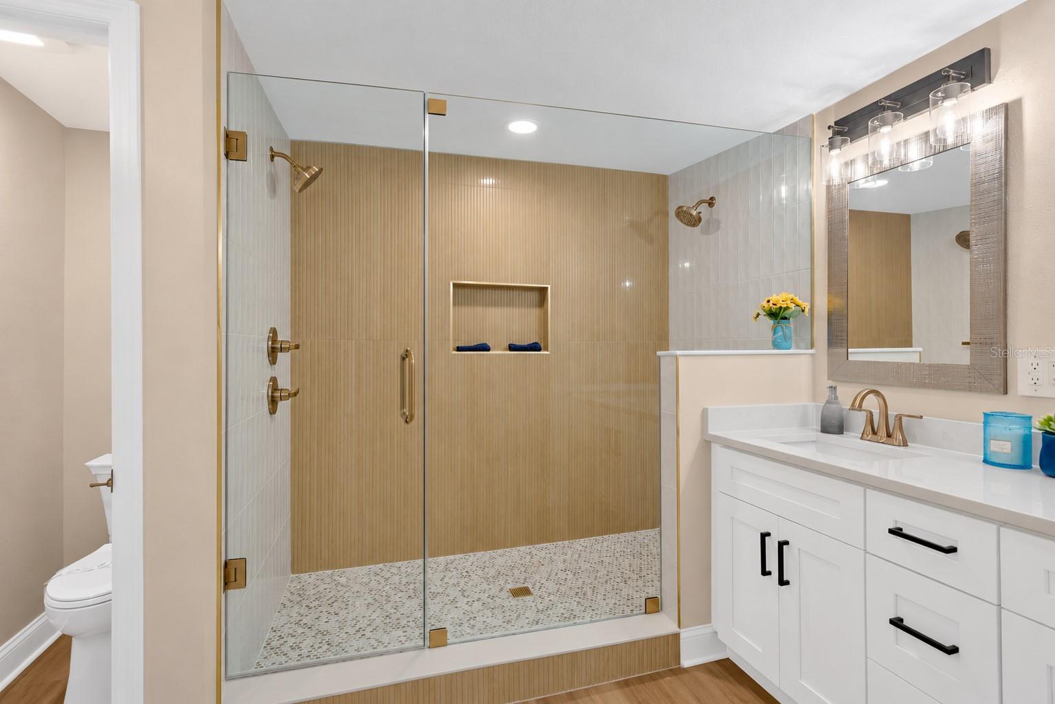 6809 Valrie Ln Property Photo 14