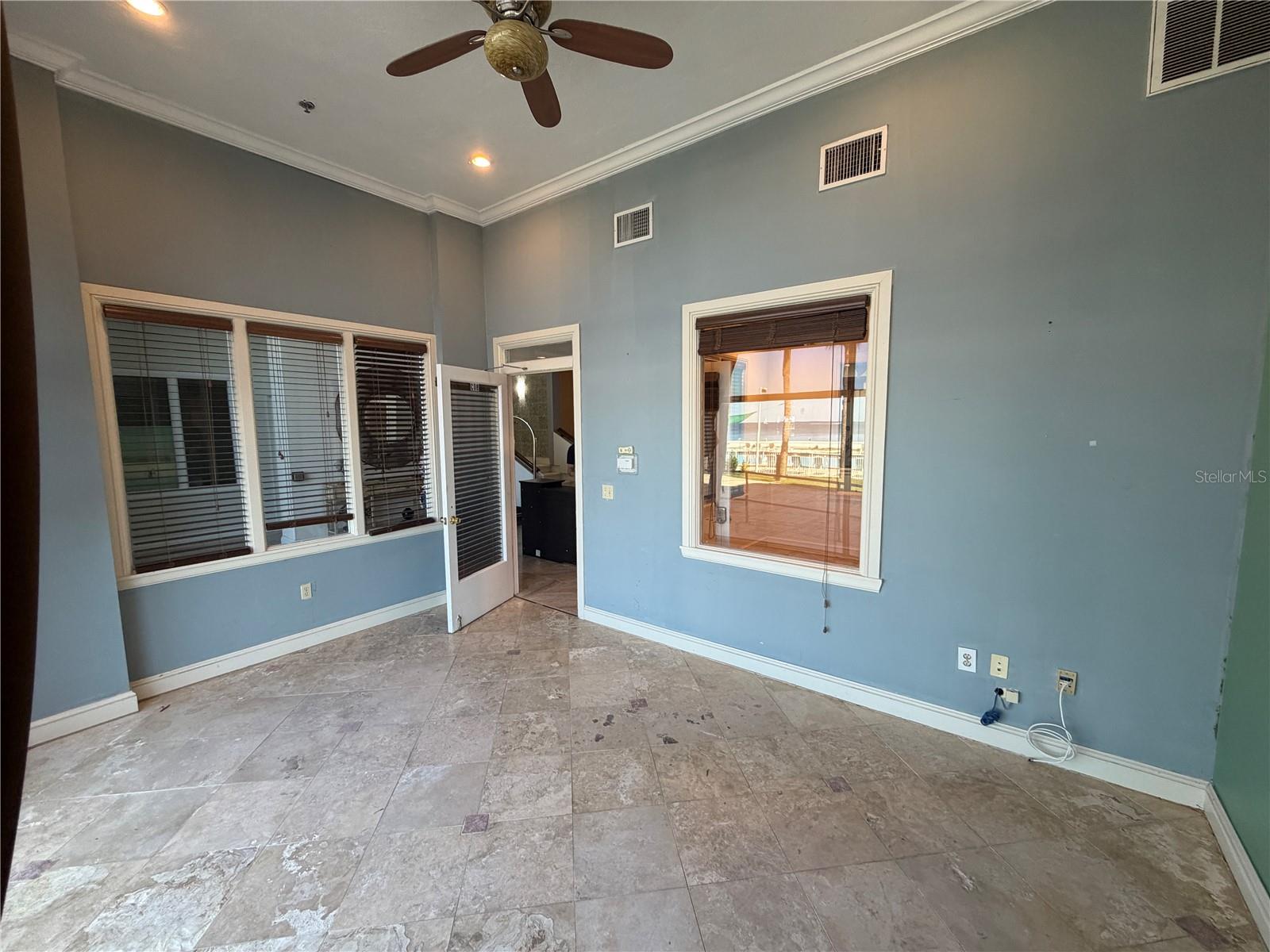 880 Mandalay Ave #cu8 Property Photo 4