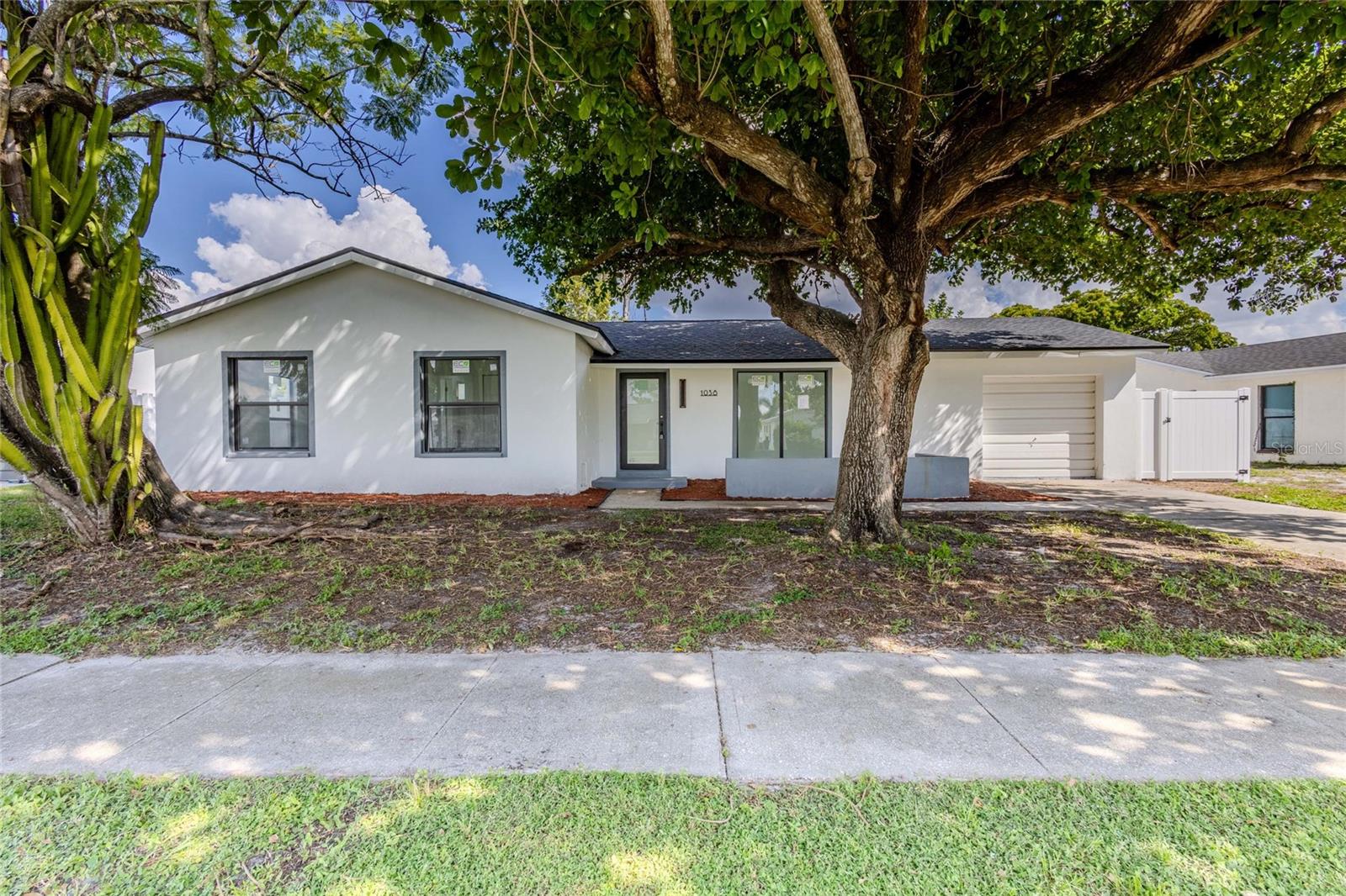 1038 Ridgeway Dr Property Photo 1