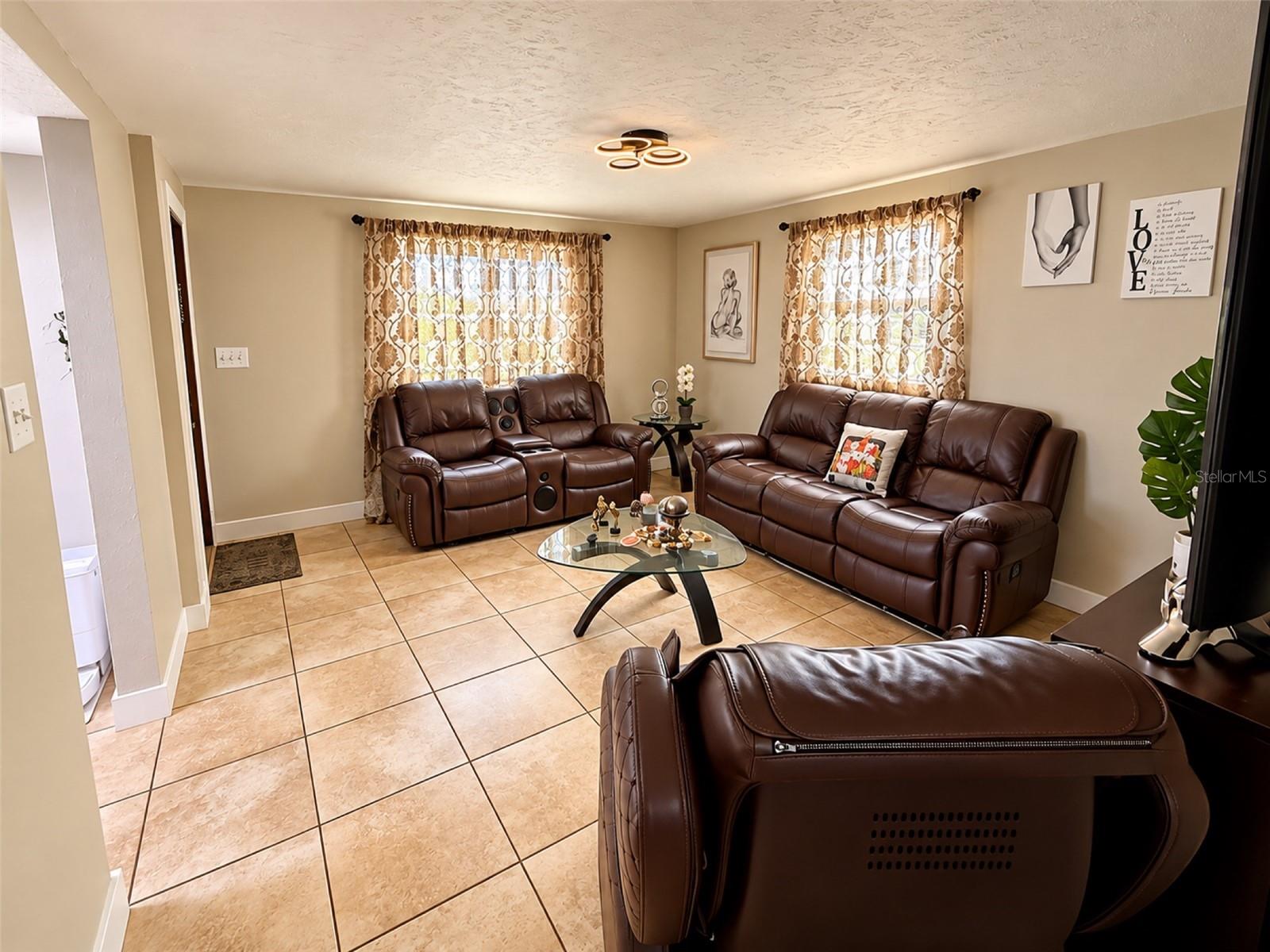 5513 Golden Dr Property Photo 5