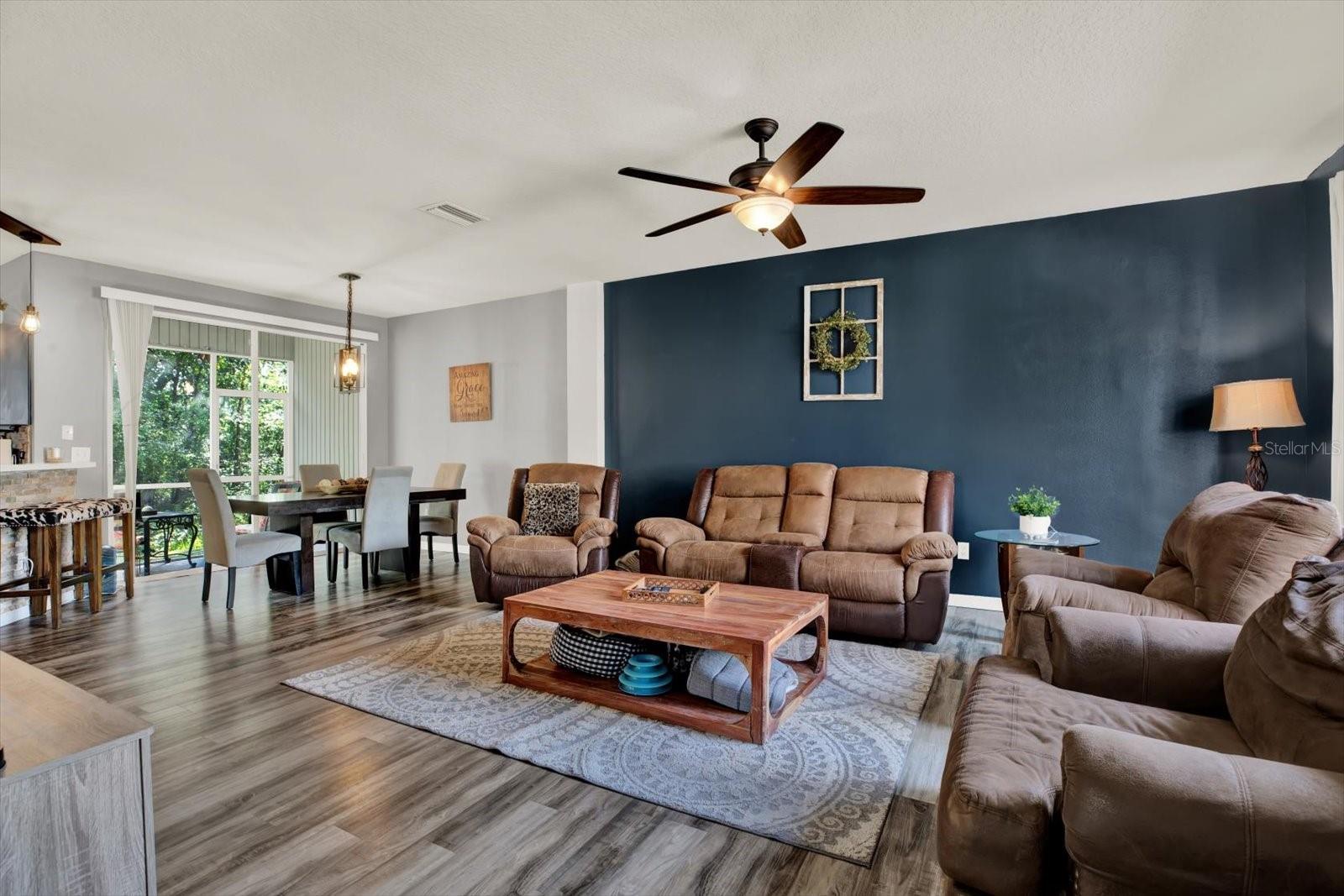 11041 Black Swan Ct Property Photo 3