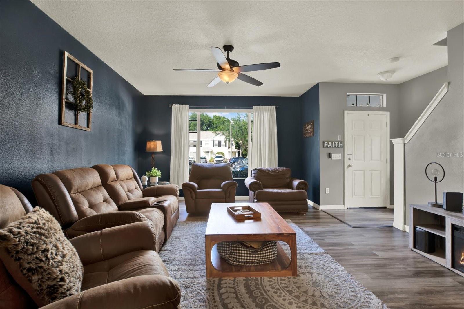11041 Black Swan Ct Property Photo 4