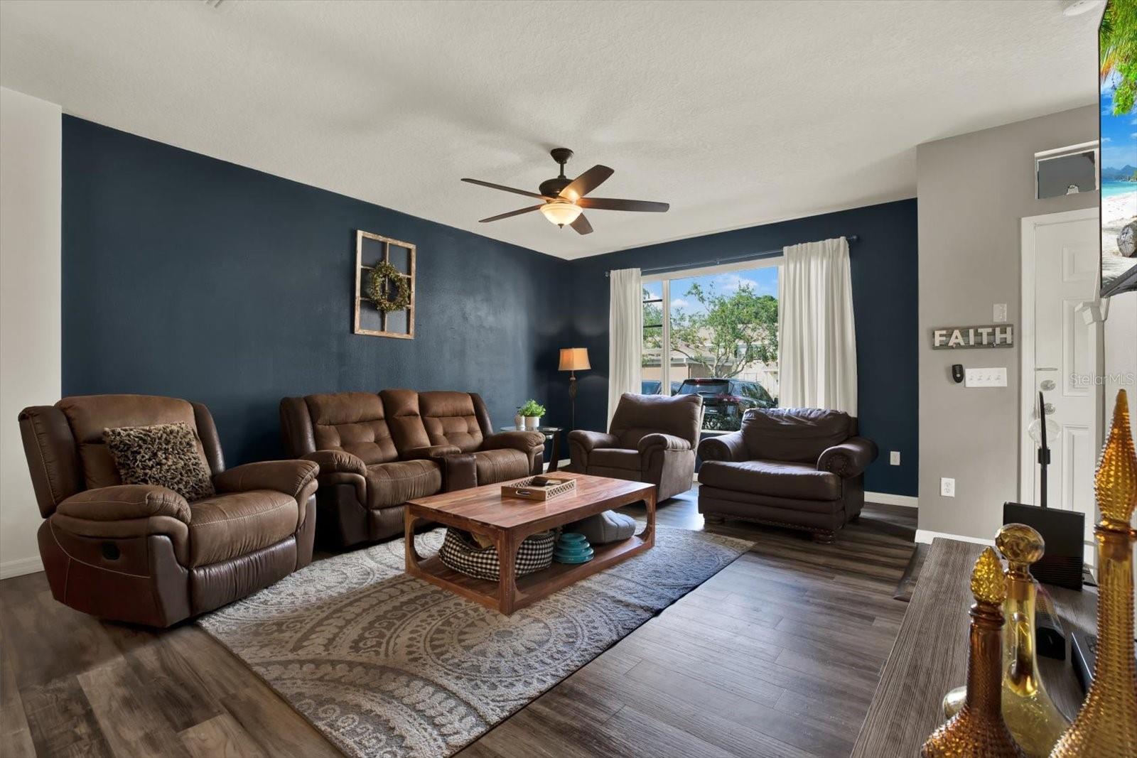 11041 Black Swan Ct Property Photo 5