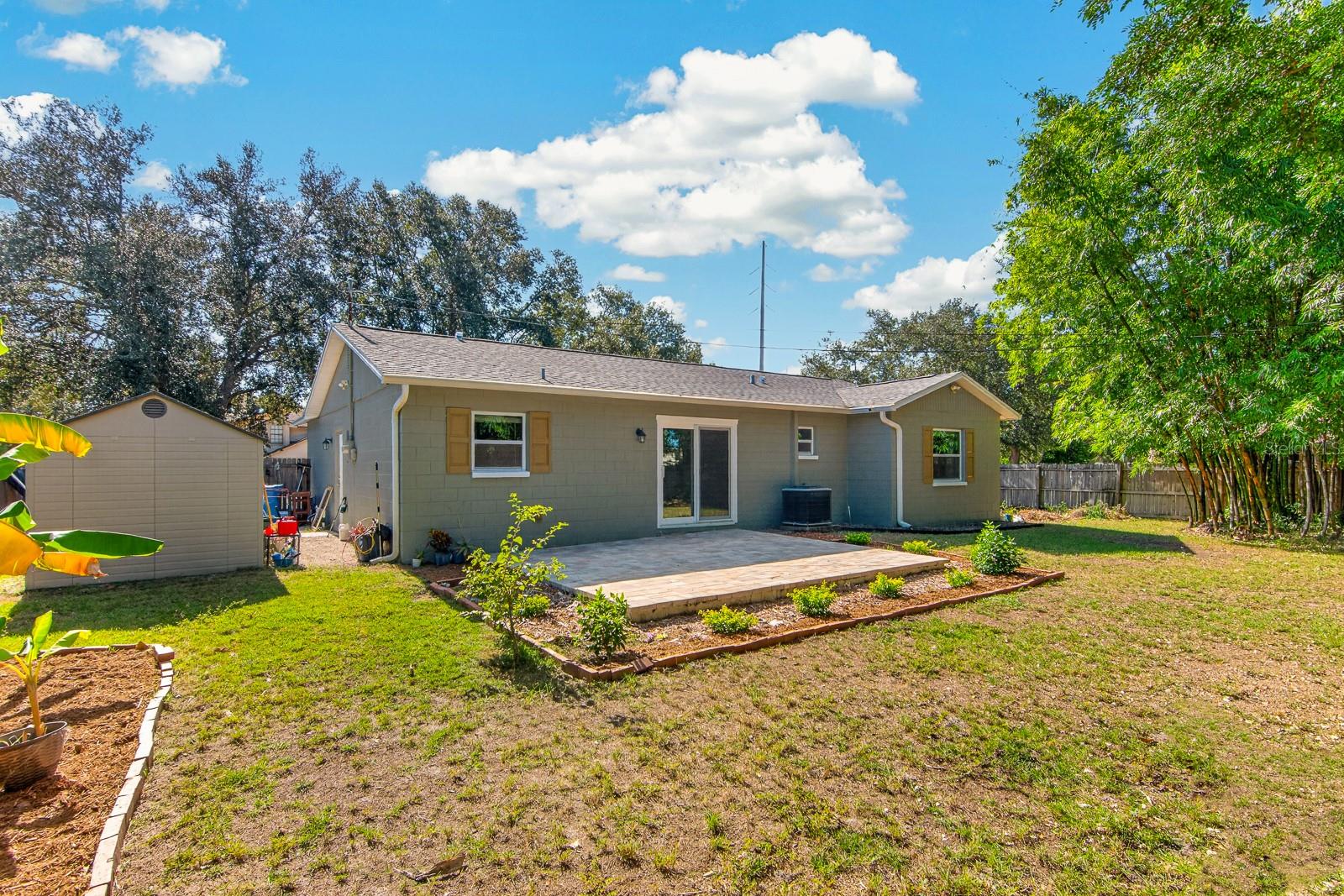 120 Orange Ave N Property Photo 2