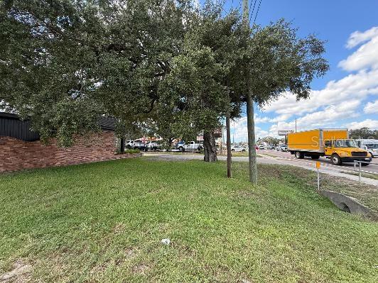 1223 W Brandon Blvd Property Photo 4