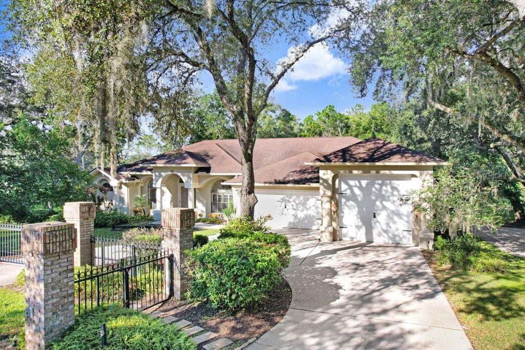 8705 Crescent Forest Blvd Property Photo 1
