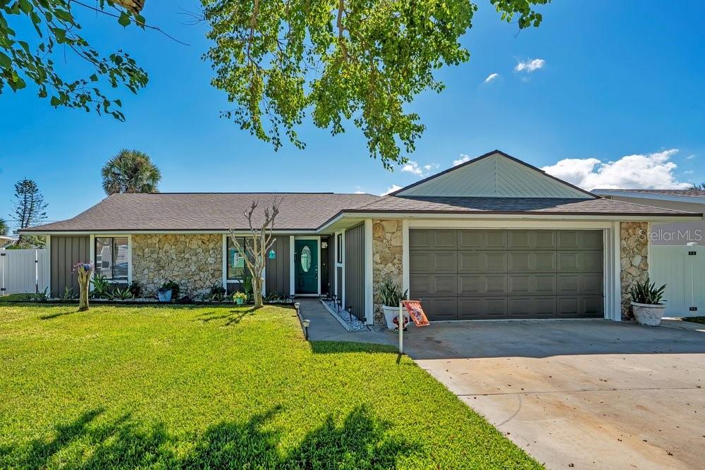 16 TARPON AVE Property Photo 1