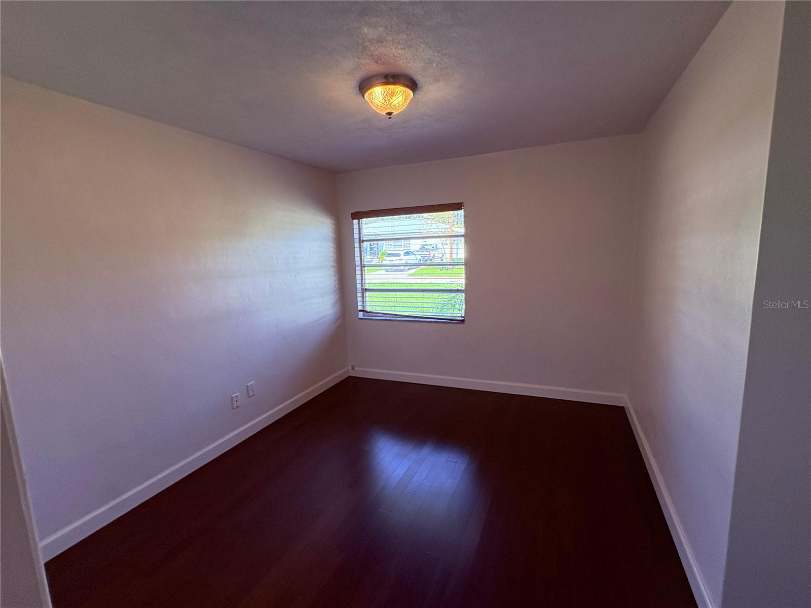1518 W River Ln Property Photo 10