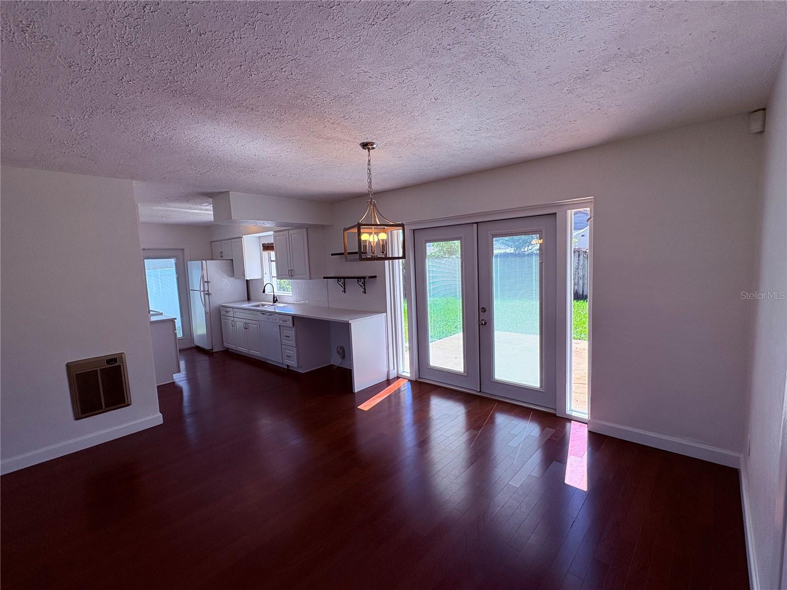 1518 W River Ln Property Photo 14