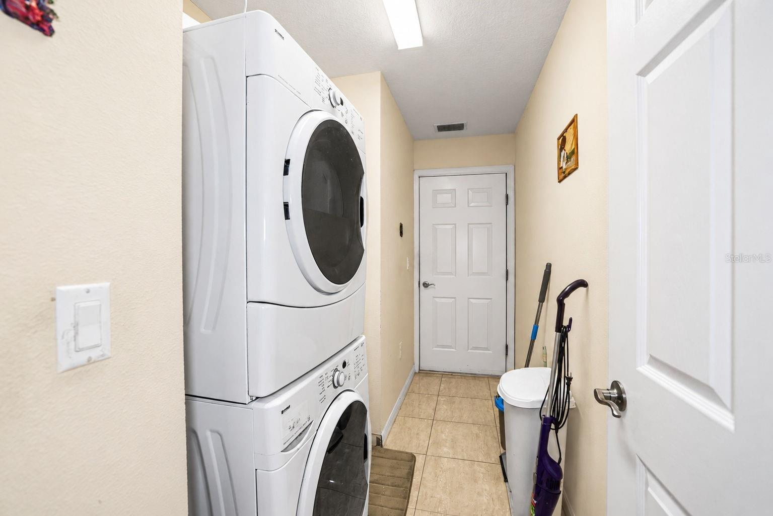 8524 Corinthian Way Property Photo 26