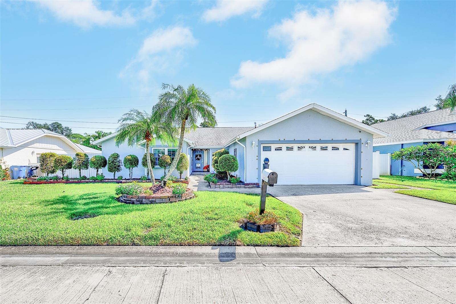 8747 GLEN LAKES BLVD N Property Photo 1