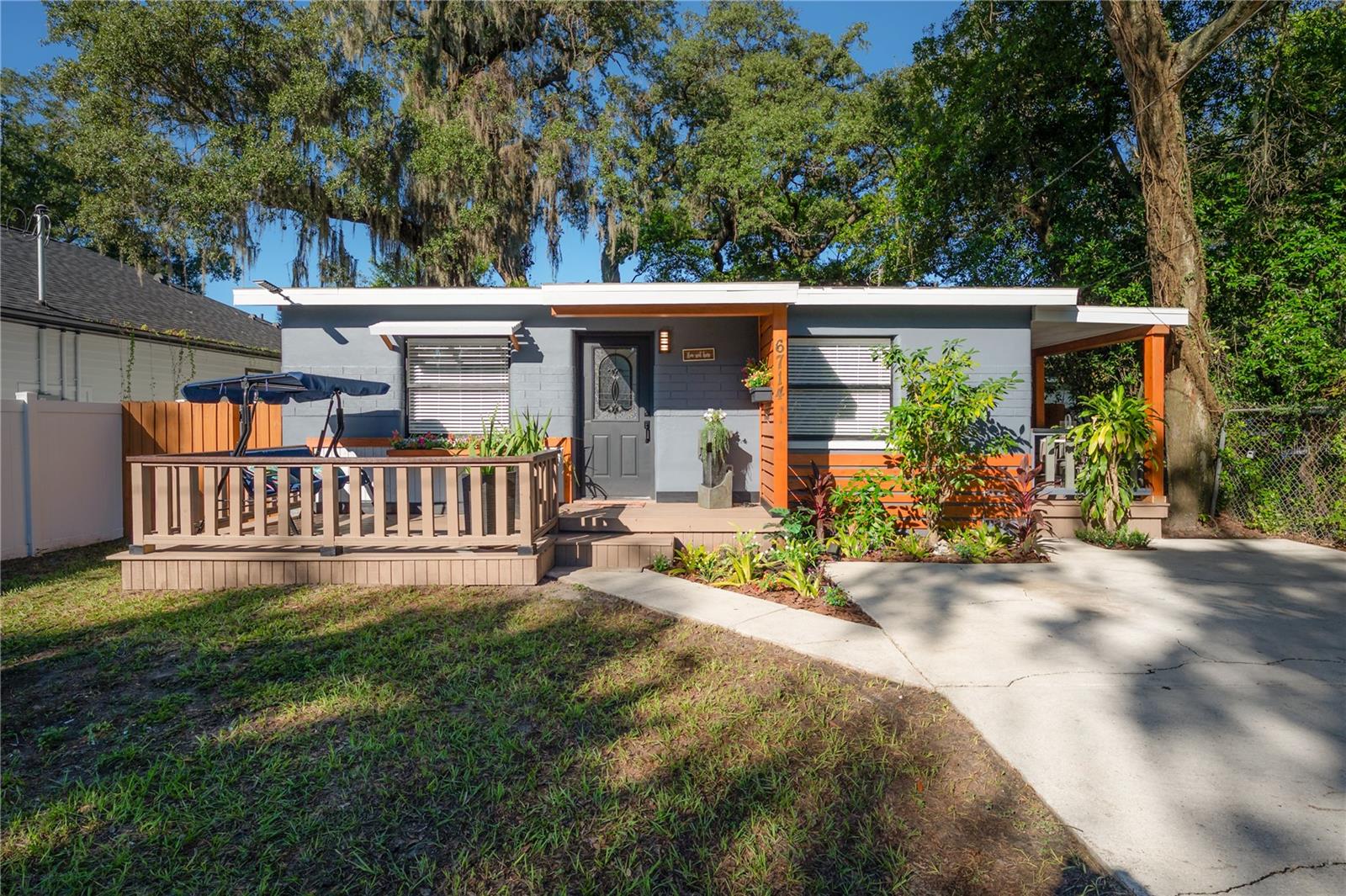 6714 N Harer St Property Photo