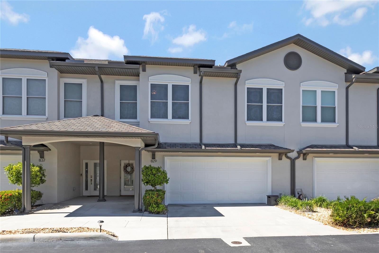 829 Date Palm Ln Property Photo 1
