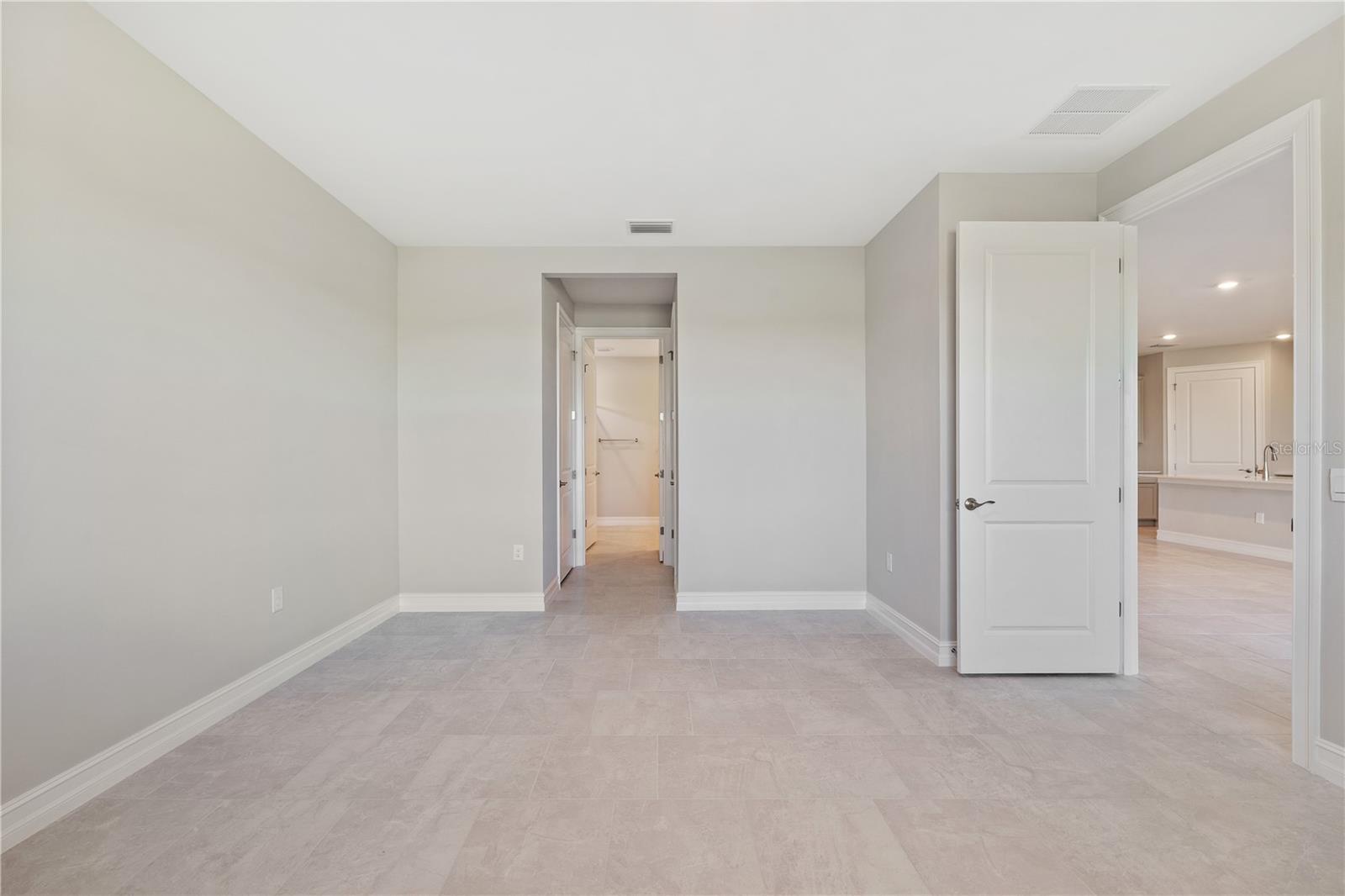 17740 Shade Tree Loop Property Photo 3