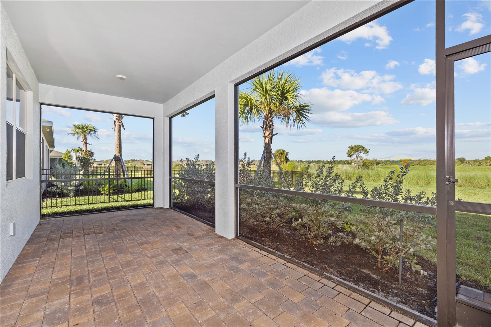 17740 Shade Tree Loop Property Photo 4