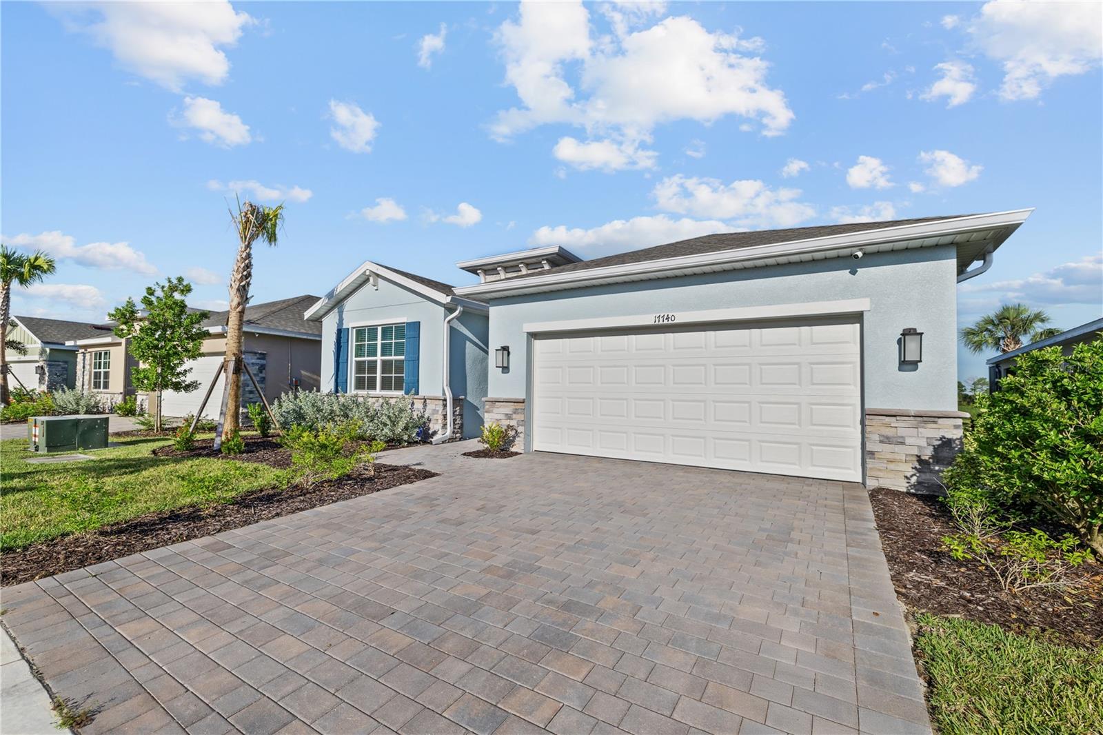 17740 Shade Tree Loop Property Photo 8