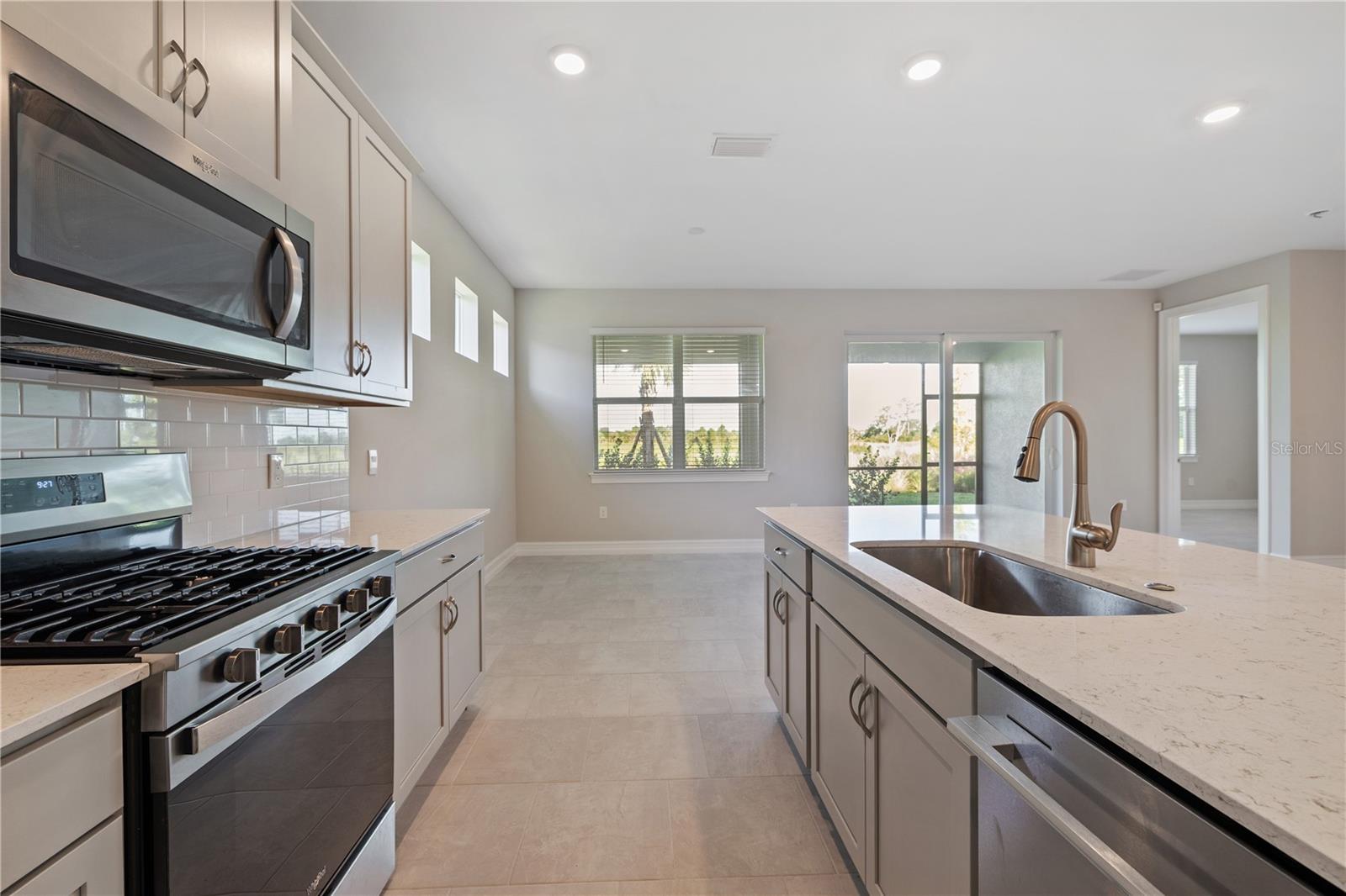 17740 Shade Tree Loop Property Photo 12