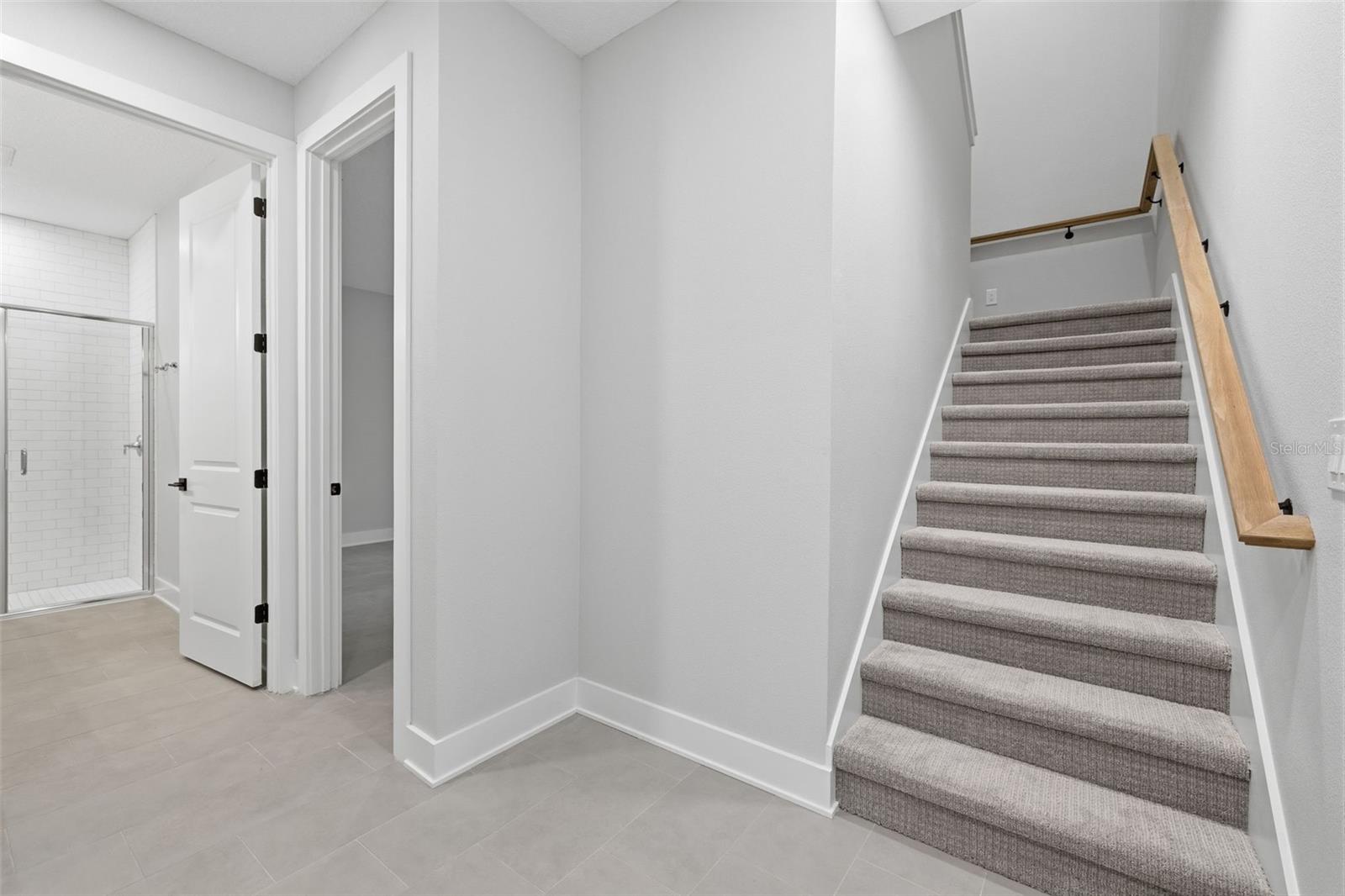 4208 W Carmen St #c Property Photo 2