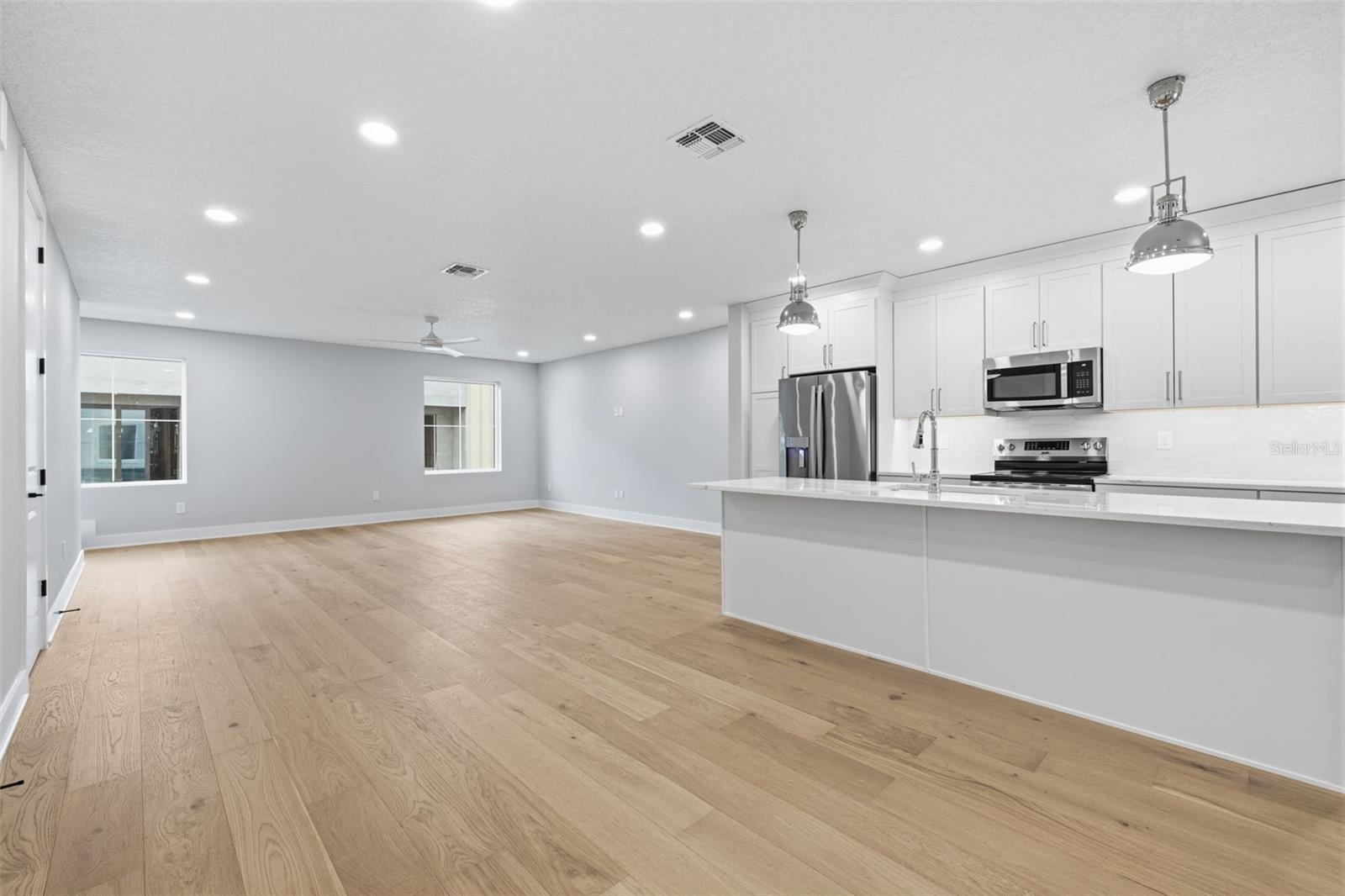 4208 W Carmen St #c Property Photo 7