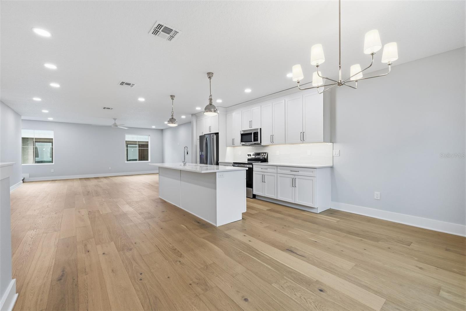 4208 W Carmen St #c Property Photo 8
