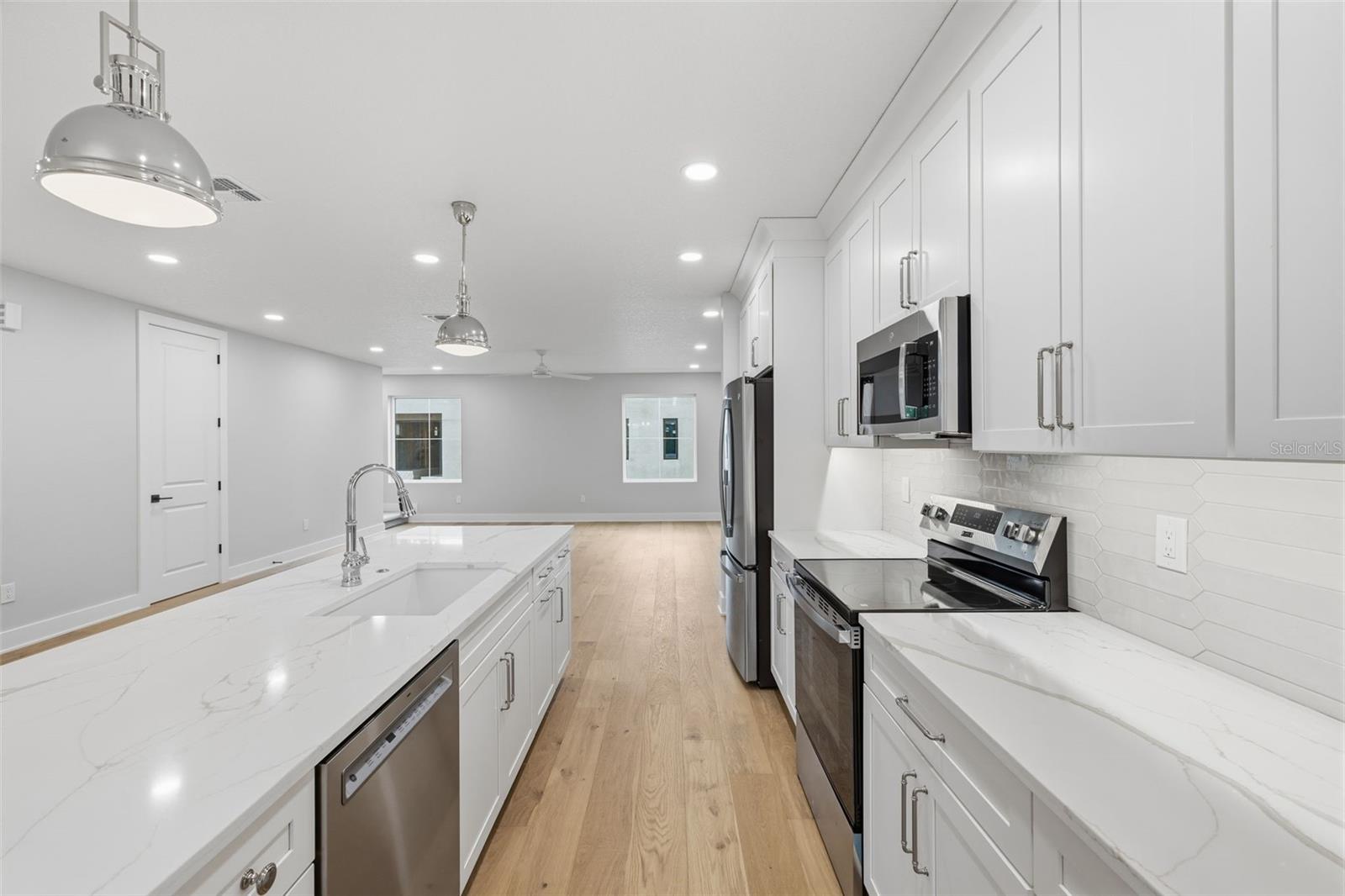 4208 W Carmen St #c Property Photo 11