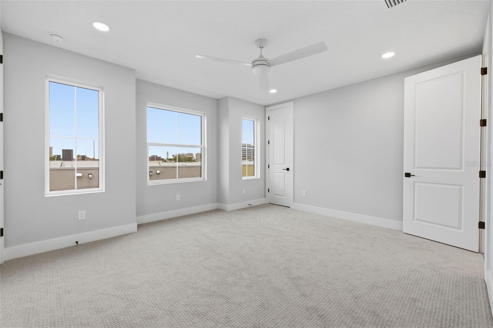 4208 W Carmen St #c Property Photo 20
