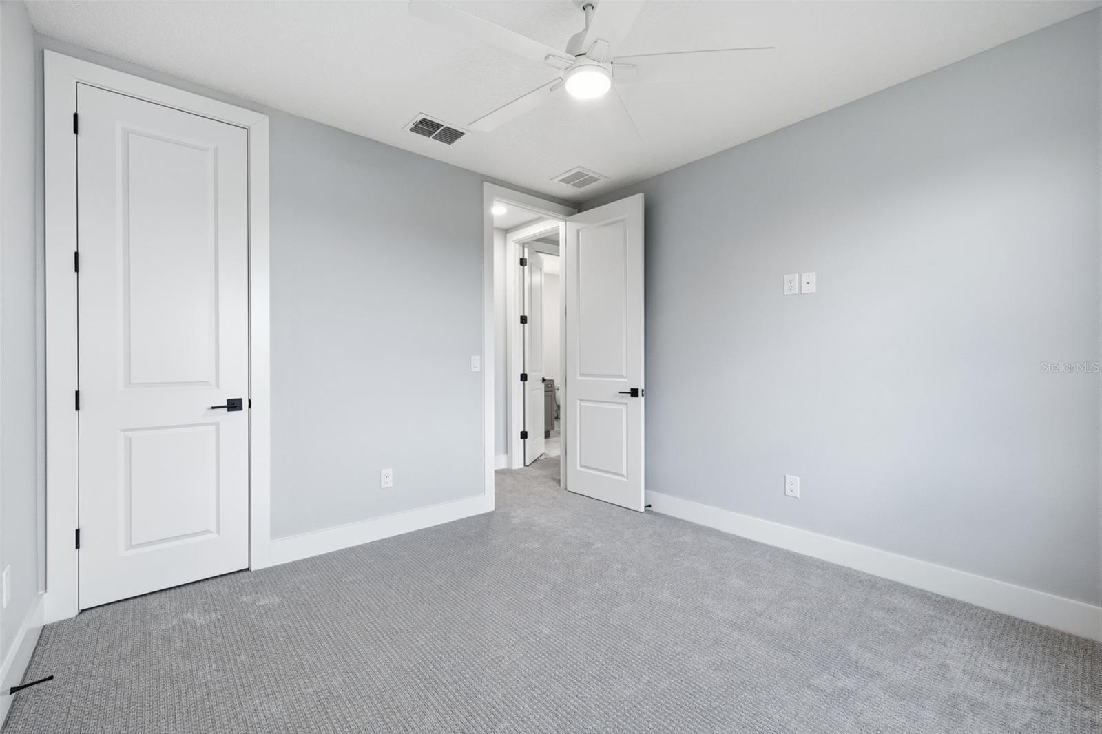 4208 W Carmen St #c Property Photo 24