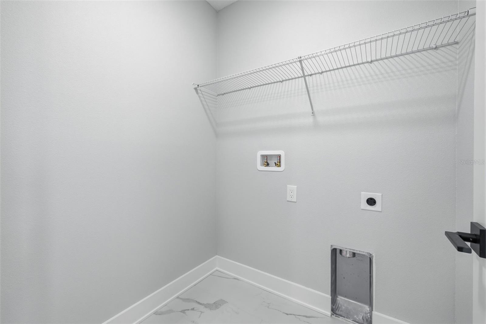 4208 W Carmen St #c Property Photo 28