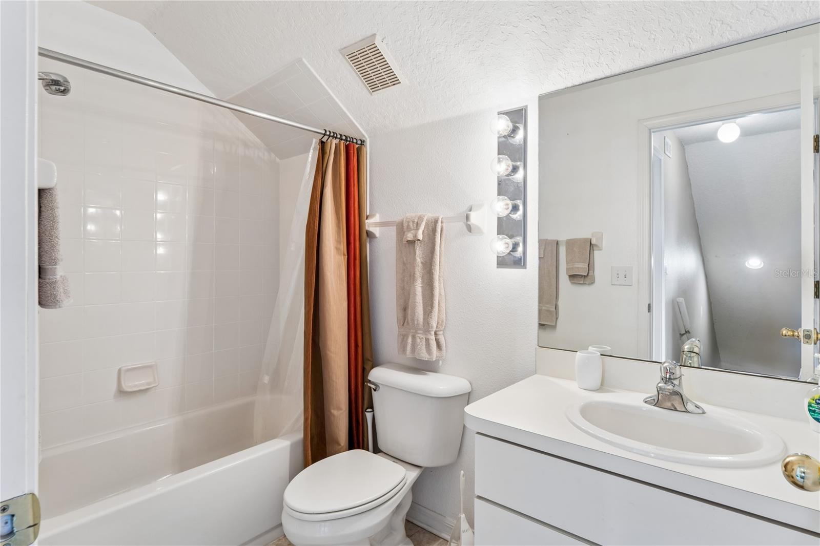 7451 Oxford Garden Cir Property Photo 17
