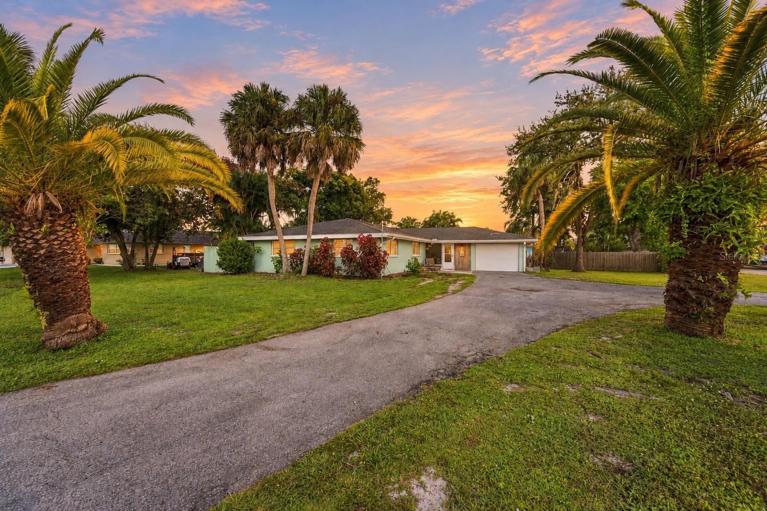 5105 W Country Club Dr Property Photo
